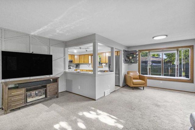 1731 OAKRIDGE COURT, Menasha, WI 54952