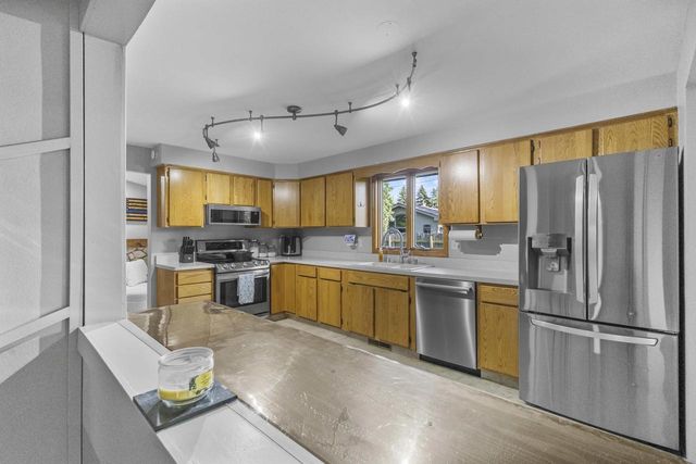 1731 OAKRIDGE COURT, Menasha, WI 54952