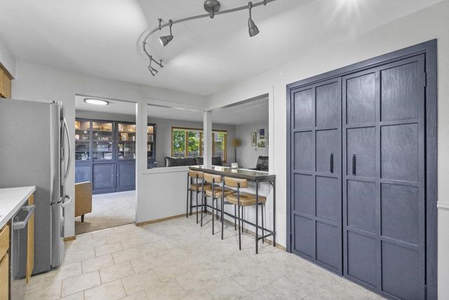 1731 OAKRIDGE COURT, Menasha, WI 54952