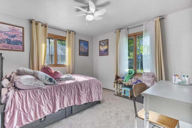1731 OAKRIDGE COURT, Menasha, WI 54952