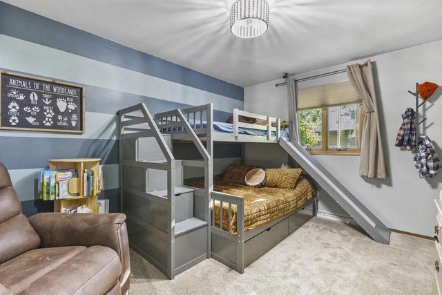 1731 OAKRIDGE COURT, Menasha, WI 54952