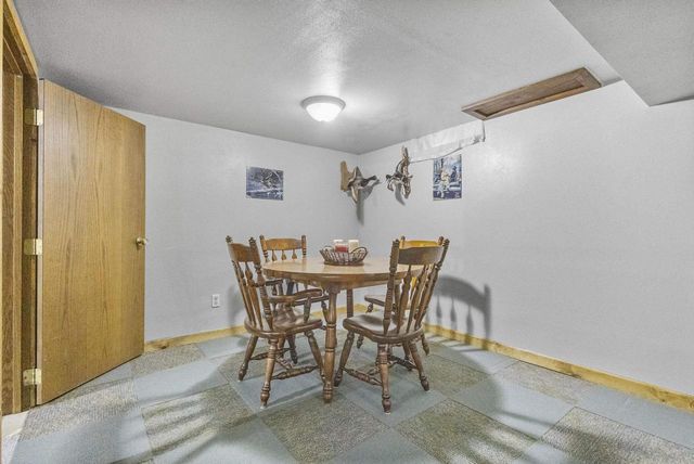 1731 OAKRIDGE COURT, Menasha, WI 54952