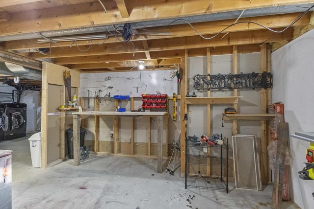 1731 OAKRIDGE COURT, Menasha, WI 54952