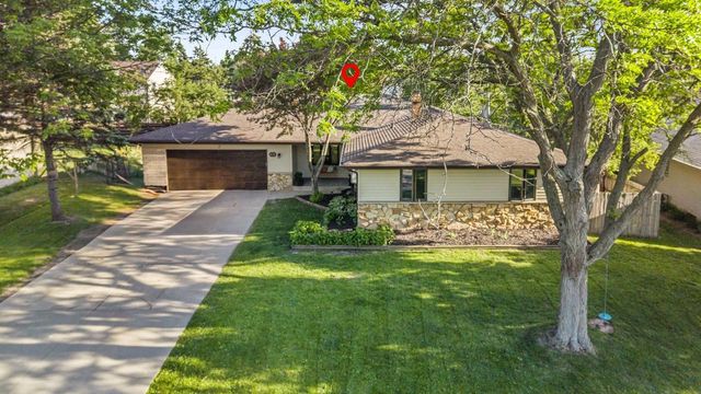 1731 OAKRIDGE COURT, Menasha, WI 54952