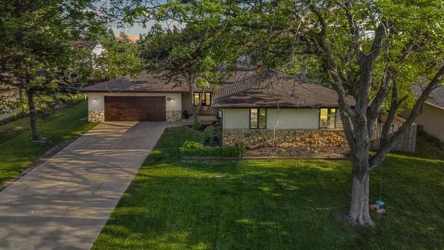 1731 OAKRIDGE COURT, Menasha, WI 54952