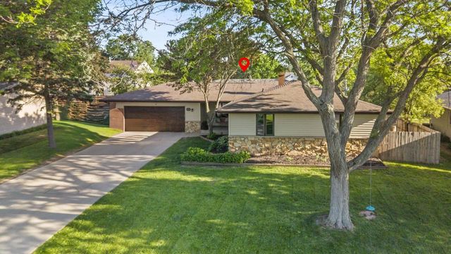 1731 OAKRIDGE COURT, Menasha, WI 54952