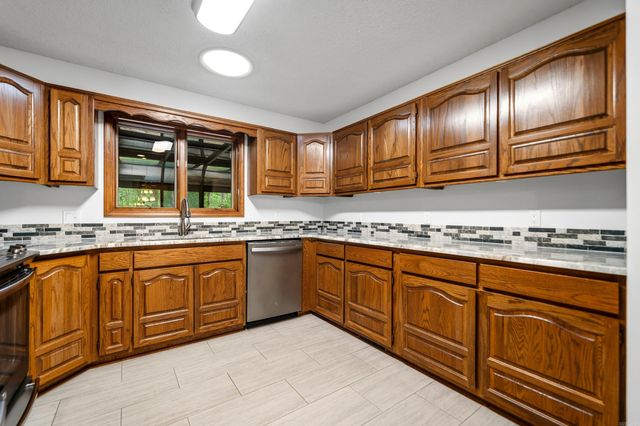 75 Hartura Way, Hot Springs Village, AR 71909