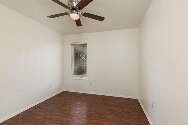 2725 Maple Street, Hollister, MO 65672