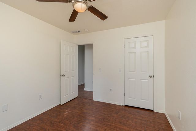 2725 Maple Street, Hollister, MO 65672