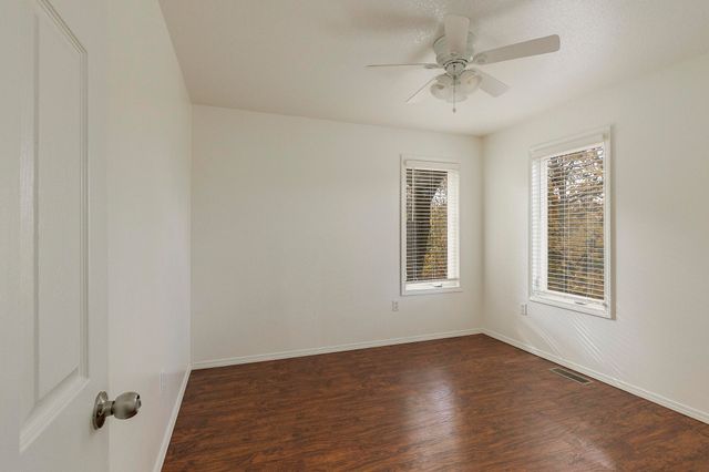 2725 Maple Street, Hollister, MO 65672