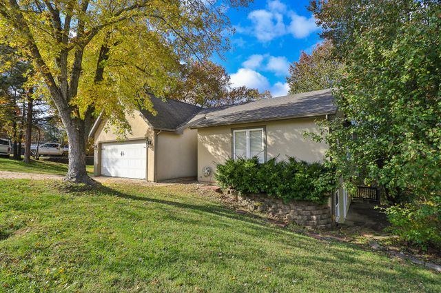 2725 Maple Street, Hollister, MO 65672