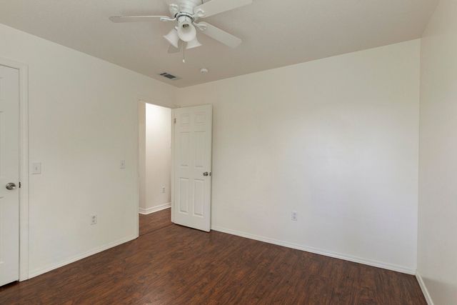 2725 Maple Street, Hollister, MO 65672