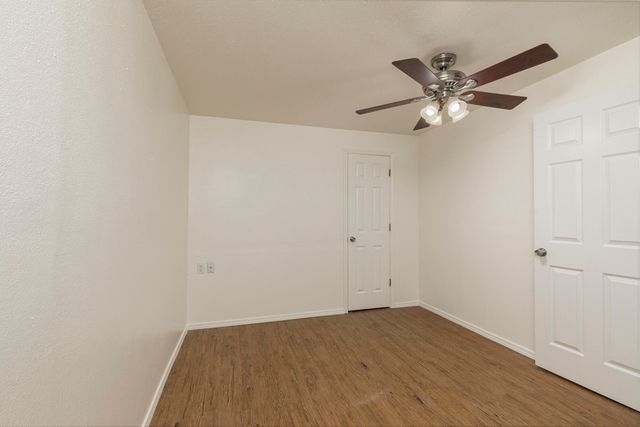 2725 Maple Street, Hollister, MO 65672