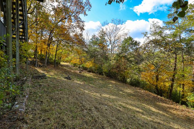 2725 Maple Street, Hollister, MO 65672