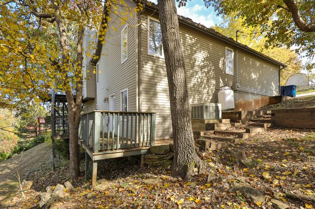 2725 Maple Street, Hollister, MO 65672