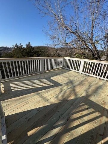 2725 Maple Street, Hollister, MO 65672