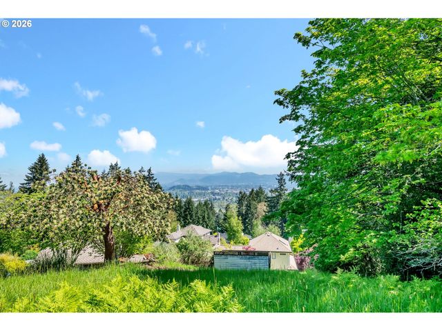 2244 Lasater Blvd, Eugene, OR 97405