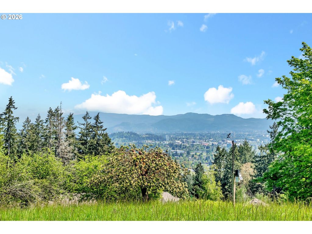 2244 Lasater Blvd, Eugene, OR 97405