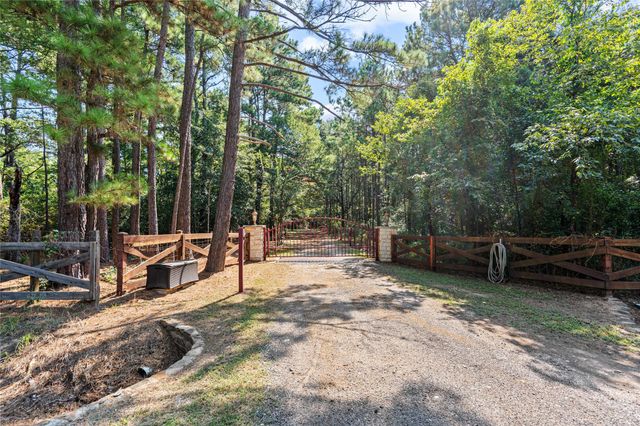 32770 Willow Bend Lane, Waller, TX 77484