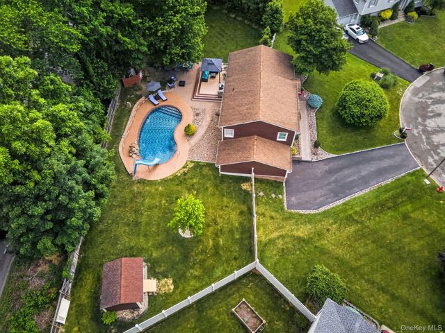 6 Oxford Place, Washingtonville, NY 10992