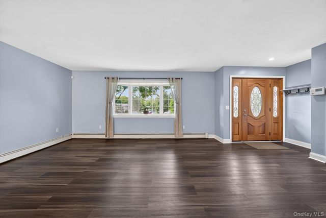 6 Oxford Place, Washingtonville, NY 10992