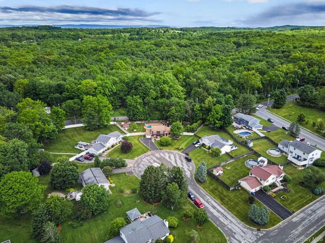 6 Oxford Place, Washingtonville, NY 10992