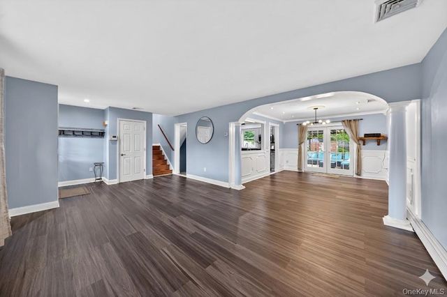 6 Oxford Place, Washingtonville, NY 10992