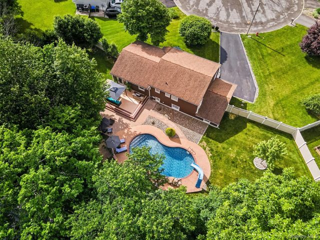 6 Oxford Place, Washingtonville, NY 10992
