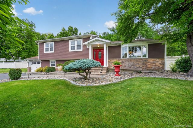 6 Oxford Place, Washingtonville, NY 10992