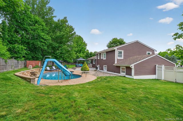 6 Oxford Place, Washingtonville, NY 10992