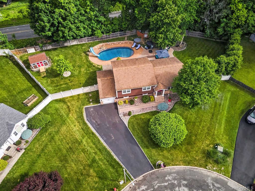 6 Oxford Place, Washingtonville, NY 10992