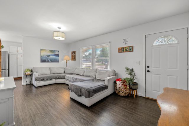 2006 California Drive NW, Minot, ND 58703