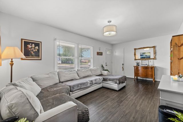 2006 California Drive NW, Minot, ND 58703