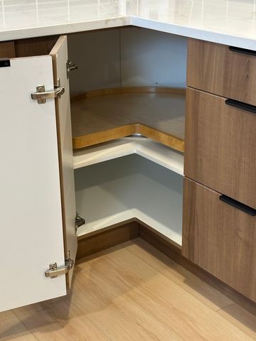 821 W Manor Court, Glenwood, IL 60425