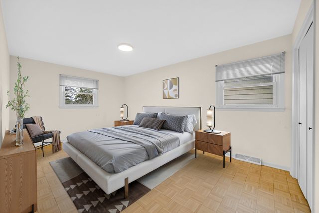 821 W Manor Court, Glenwood, IL 60425