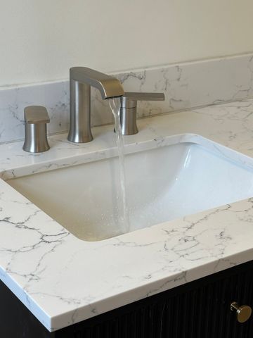 821 W Manor Court, Glenwood, IL 60425