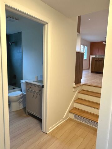 821 W Manor Court, Glenwood, IL 60425