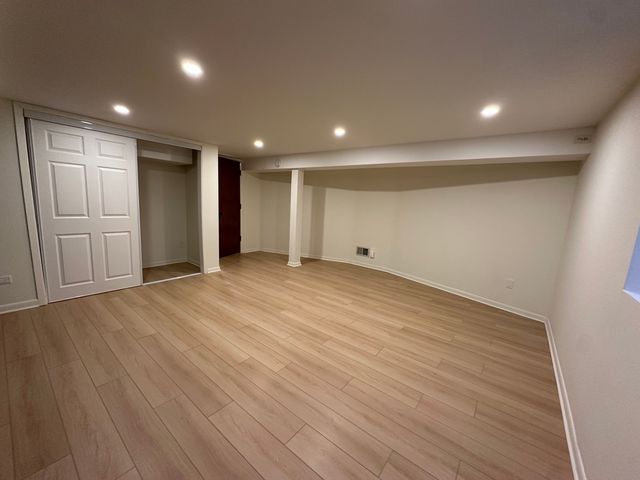 821 W Manor Court, Glenwood, IL 60425