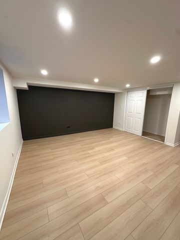 821 W Manor Court, Glenwood, IL 60425