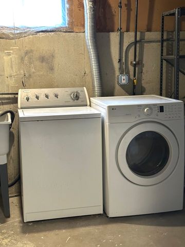 821 W Manor Court, Glenwood, IL 60425