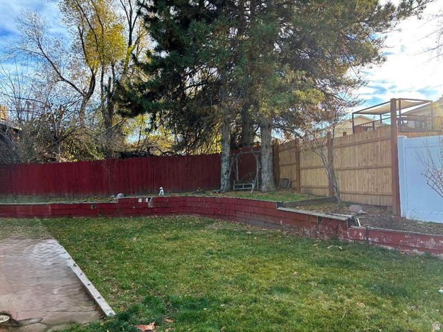 5346 S QUEENSWOOD DR, Taylorsville, UT 84129