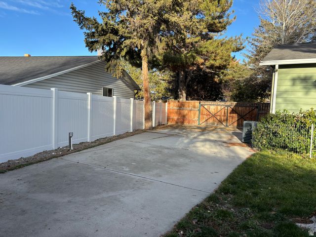 5346 S QUEENSWOOD DR, Taylorsville, UT 84129