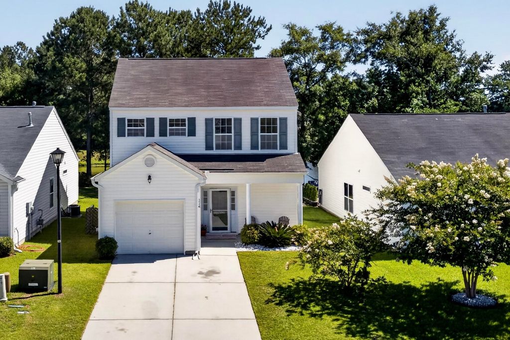 114 Coosawatchie Street, Summerville, SC 29485