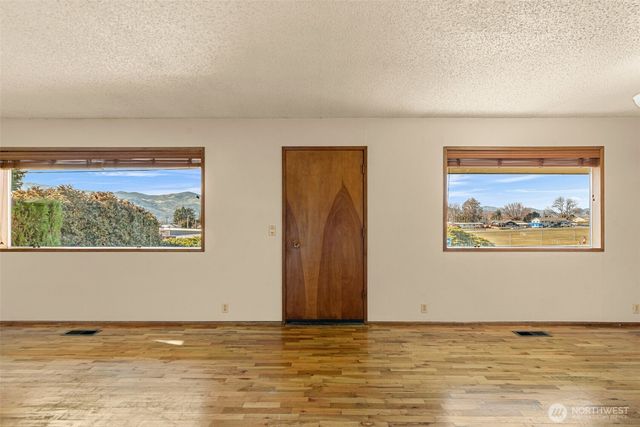 655 N Kansas Avenue, East Wenatchee, WA 98802