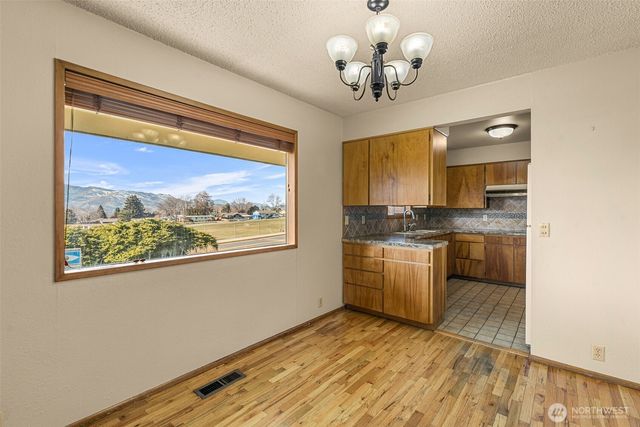 655 N Kansas Avenue, East Wenatchee, WA 98802