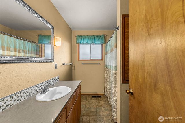 655 N Kansas Avenue, East Wenatchee, WA 98802