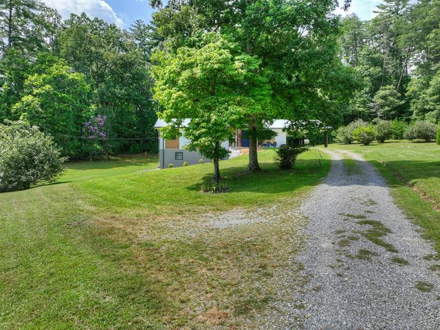 5700 Mobile Road, Blue Ridge, GA 30513
