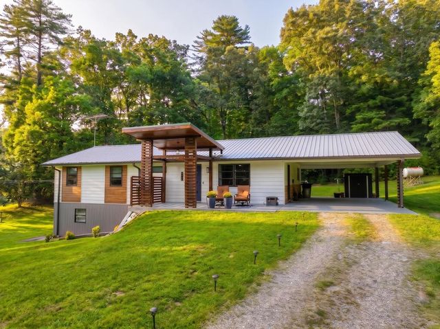 5700 Mobile Road, Blue Ridge, GA 30513