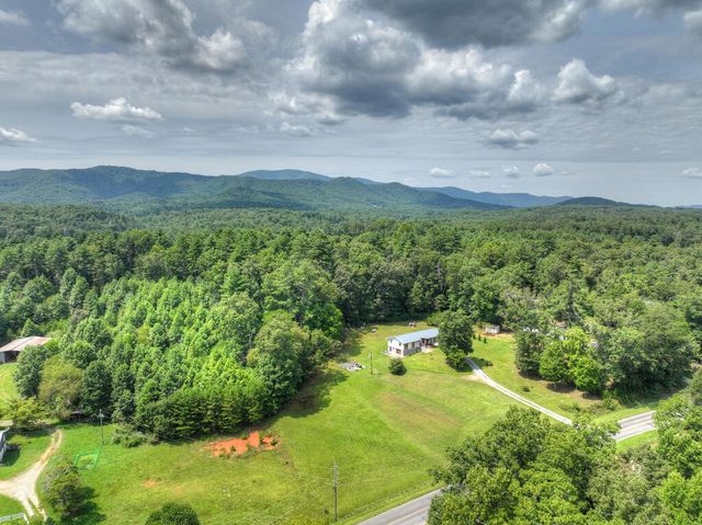 5700 Mobile Road, Blue Ridge, GA 30513