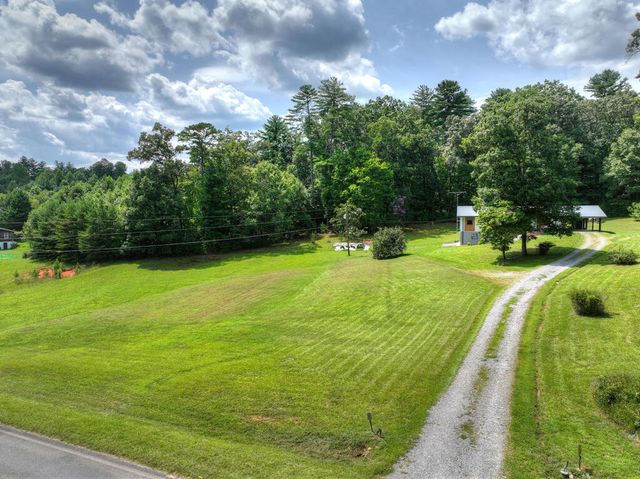 5700 Mobile Road, Blue Ridge, GA 30513